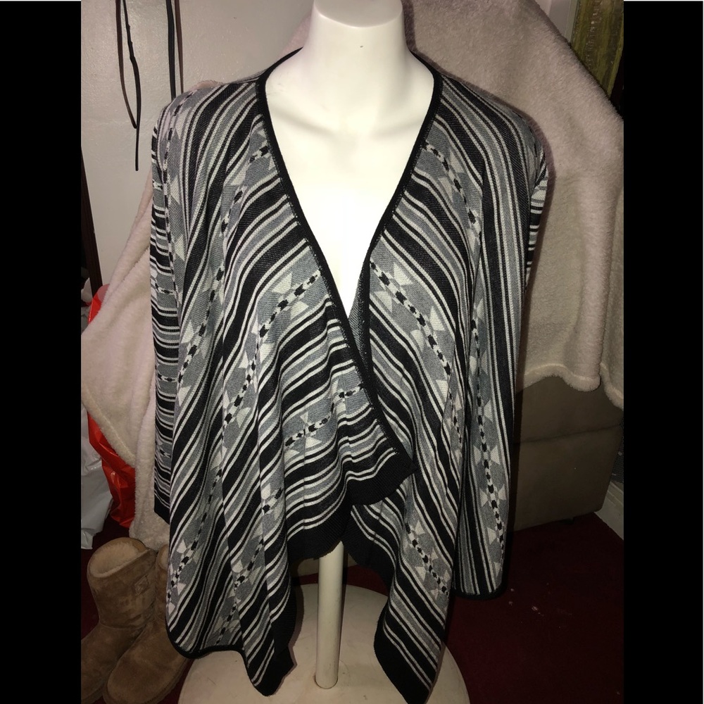 Nice Flowy Cardigan